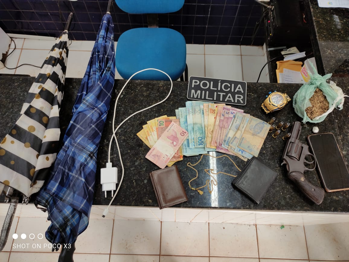 MATINHA: Homem armado ameaÃ§a populares e Ã© detido pela policia 